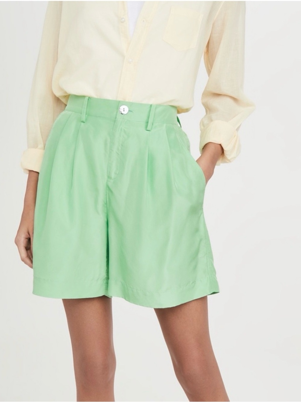 VINCE • Drapey silk habotai high rise shorts - green - size 8